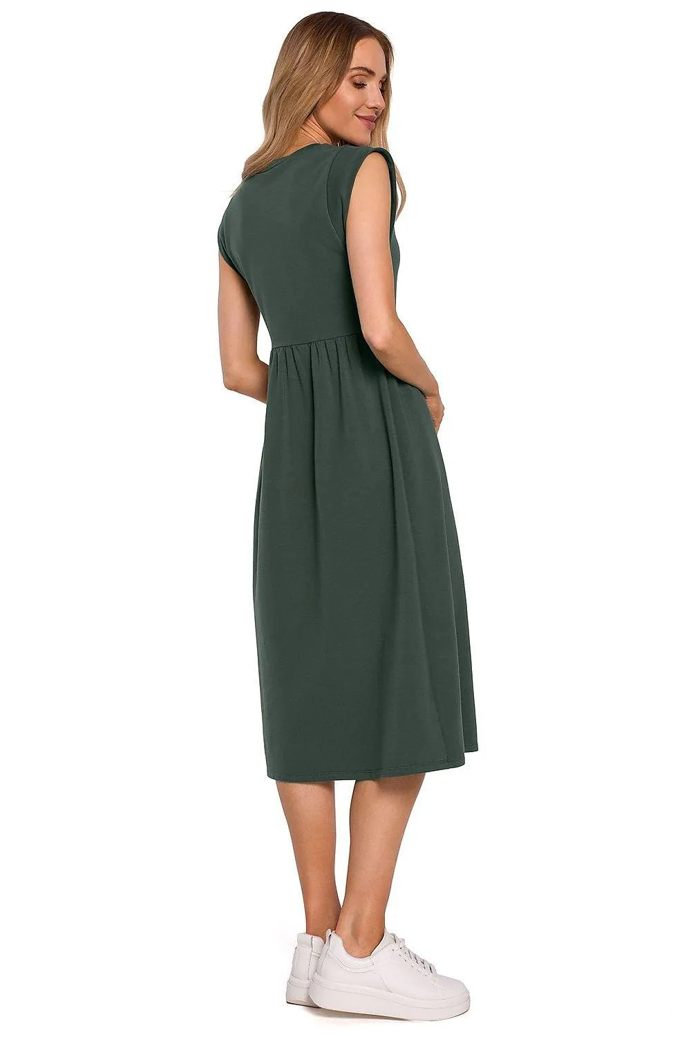 Elegant Knitted Midi Dress with Waist Definition