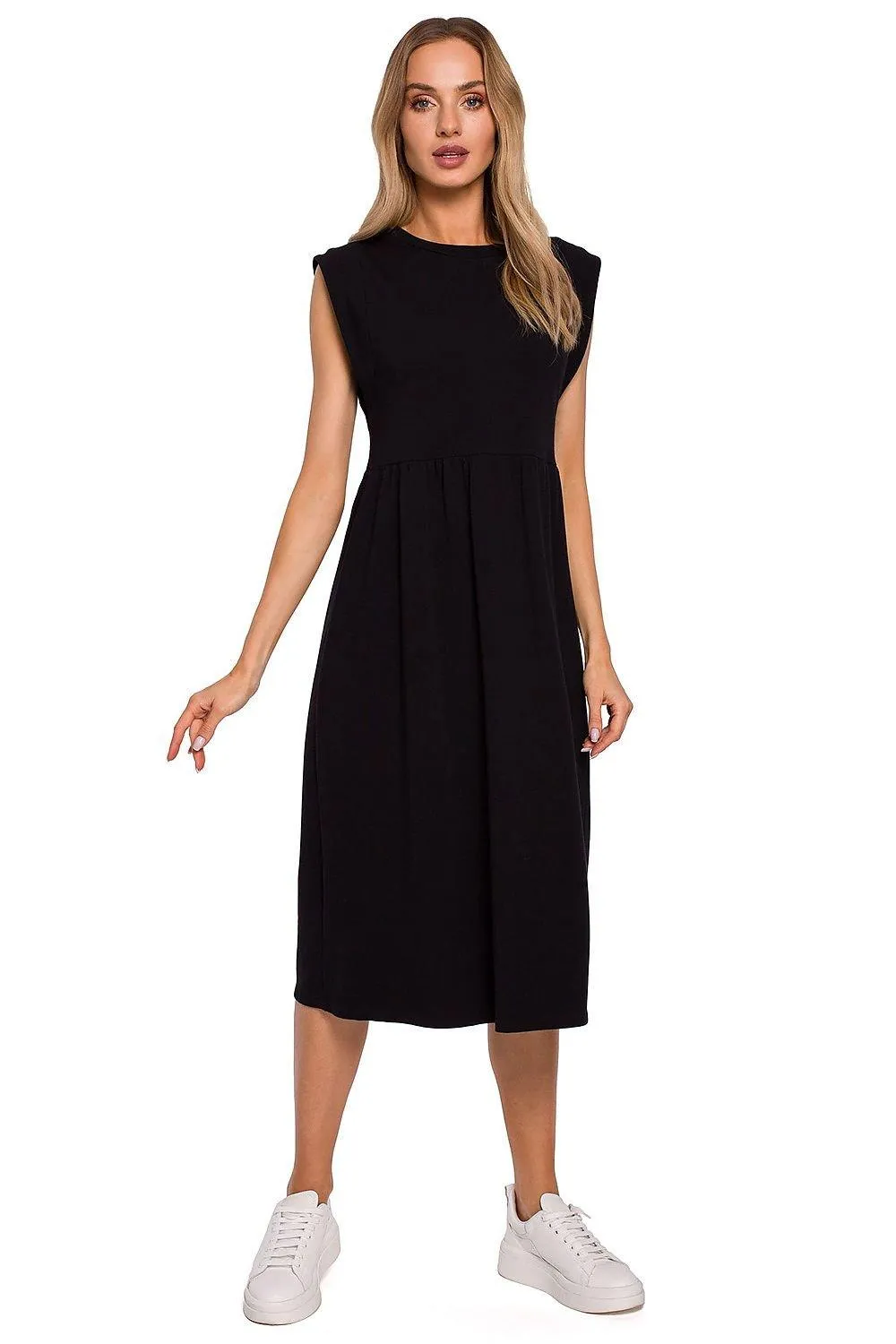 Elegant Knitted Midi Dress with Waist Definition