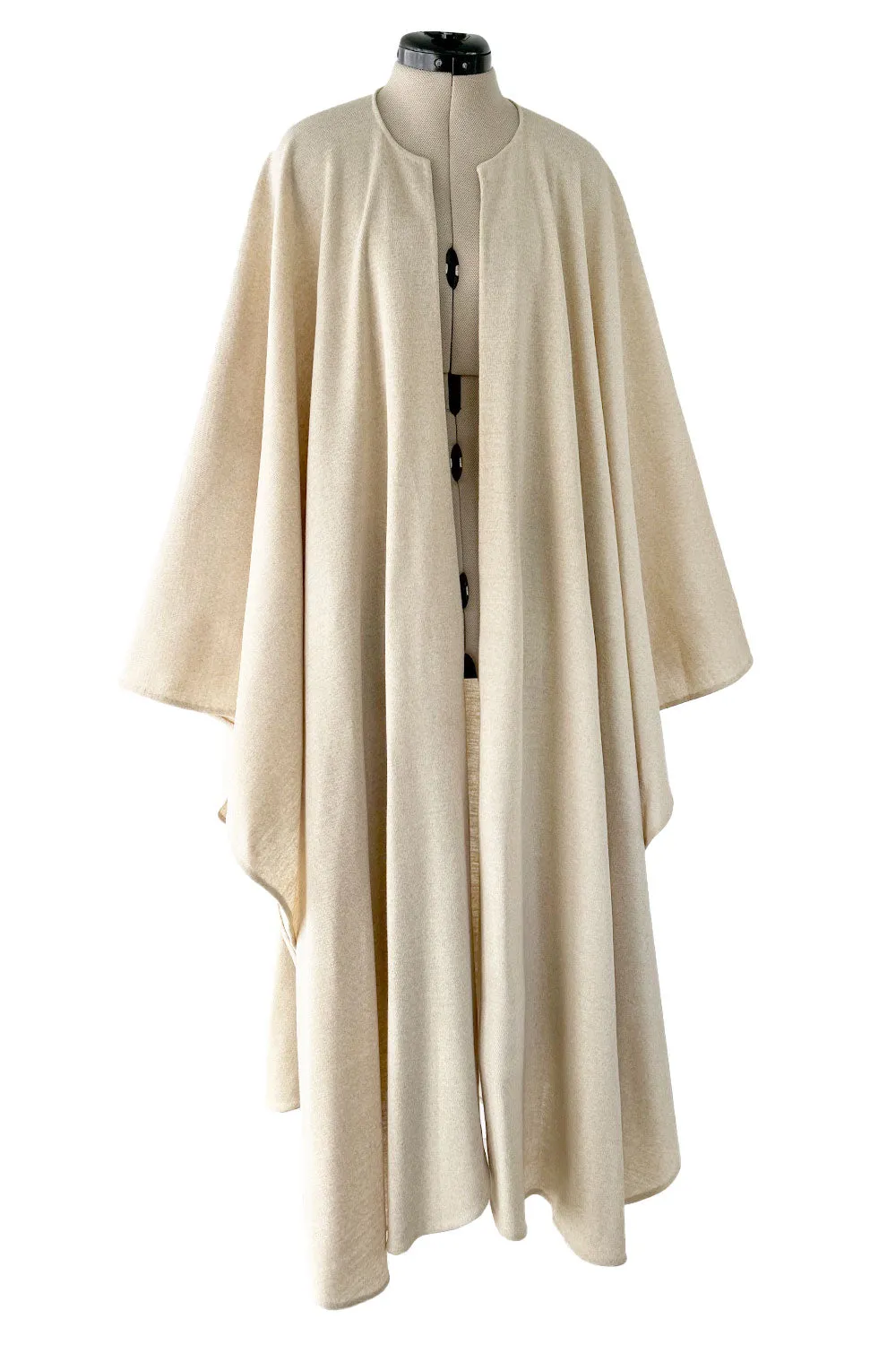 Gorgeous 1970-1972 Halston Well Documented Pale Neutral Colour Cashmere Wool Mix Cape