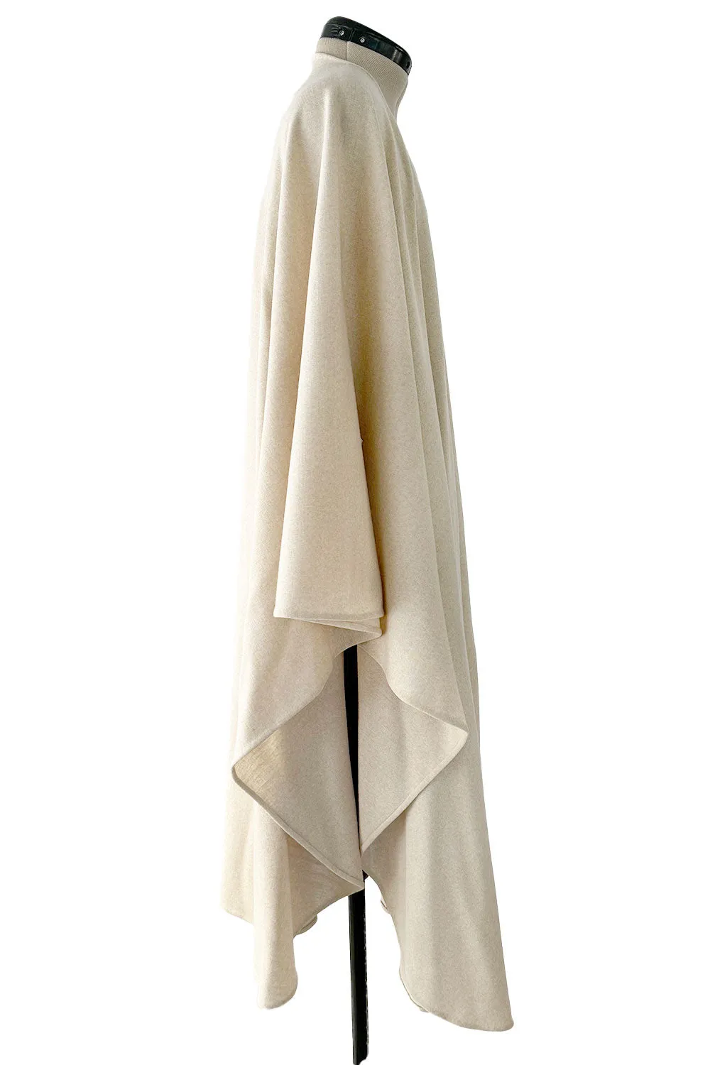 Gorgeous 1970-1972 Halston Well Documented Pale Neutral Colour Cashmere Wool Mix Cape