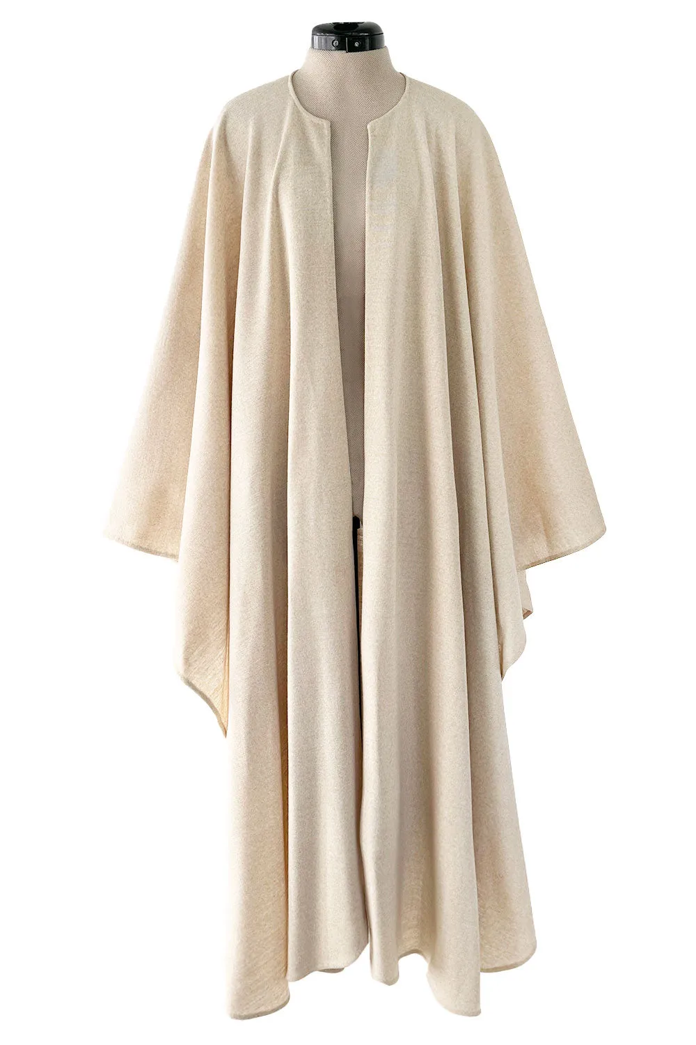 Gorgeous 1970-1972 Halston Well Documented Pale Neutral Colour Cashmere Wool Mix Cape