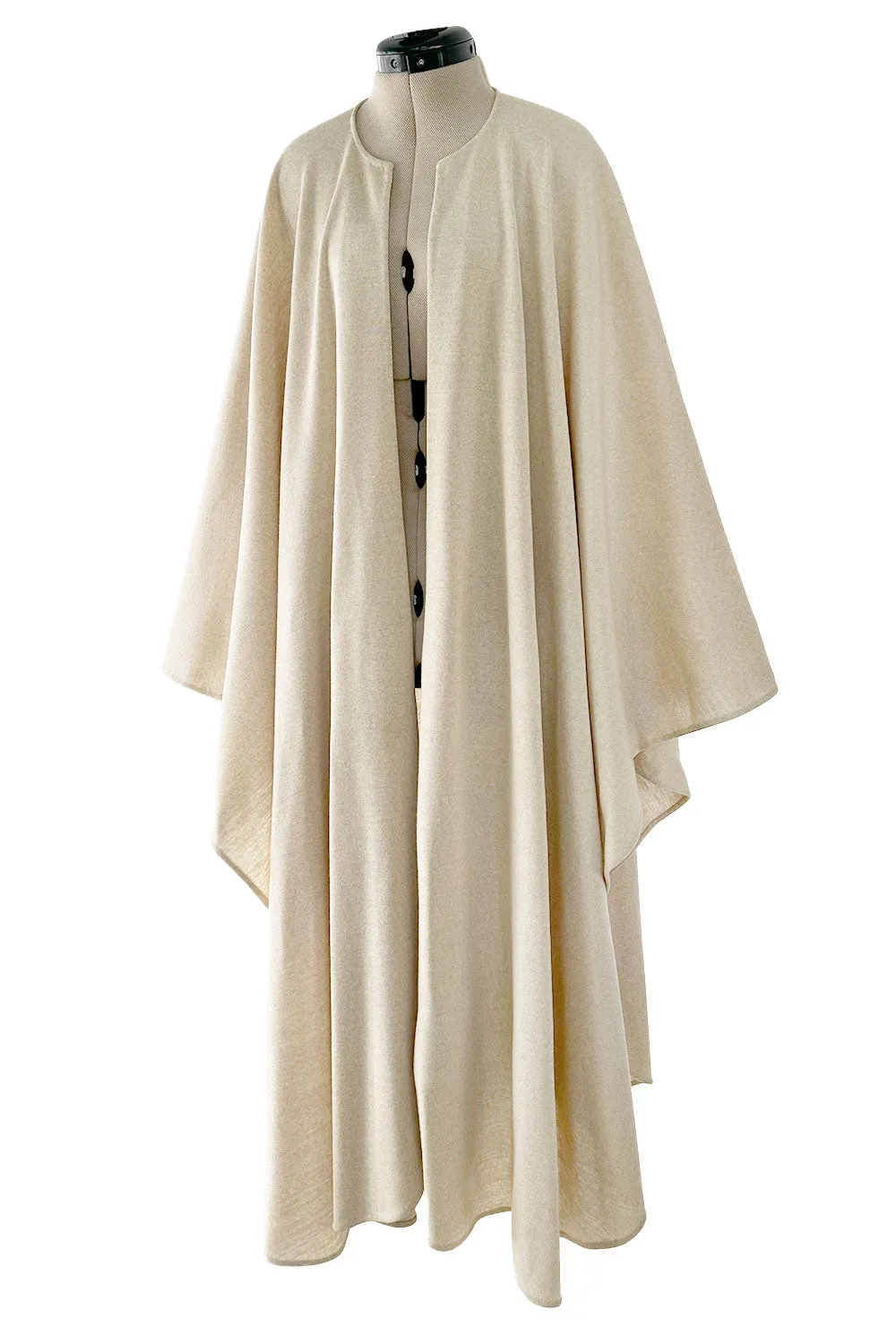 Gorgeous 1970-1972 Halston Well Documented Pale Neutral Colour Cashmere Wool Mix Cape